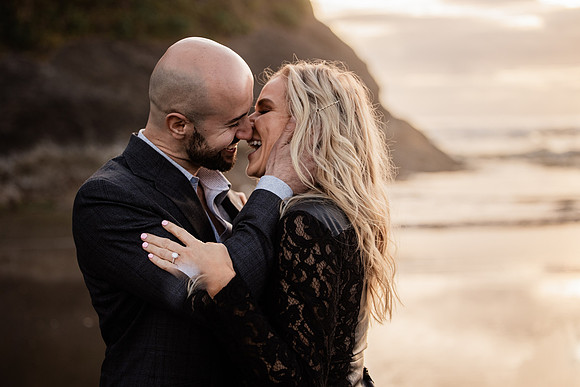 Adnan-Jenn-proposal-Rock-neskowin-oregon Engagement-14