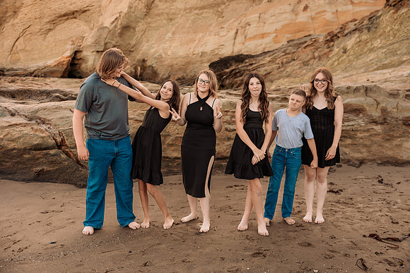 Amanda-Family-Photos-Pacific-City-Oregon-2025 (38 of 53)