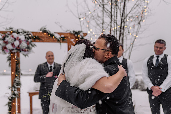 Tyler-Brittani-Lake-Priest-Idaho-Winter-Snow-Wedding-2021-04141