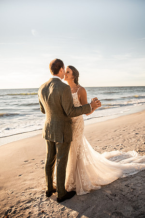 Bennett-Tamra-Sunset-Beach-House-Wedding-Saint-Peterburg-Florida-2021-7840