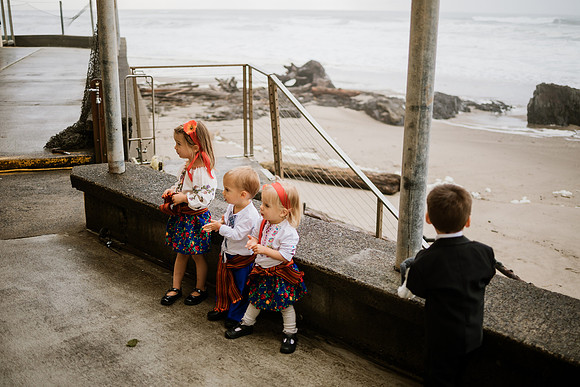 Alex-Danielle-Inn-Spanish-Head-Lincoln-City-oregon-wedding-0343