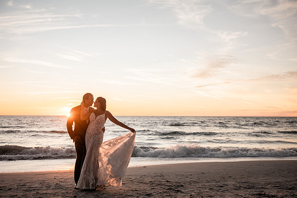 Bennett-Tamra-Sunset-Beach-House-Wedding-Saint-Peterburg-Florida-2021-8348