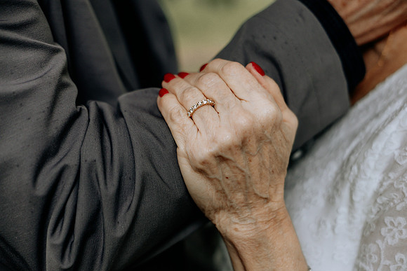 Jane-Wedding-Photos-Forgarty-Creek-Depoe-Bay-oregon (16 of 37)