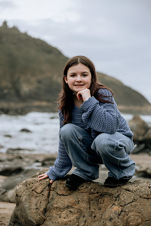 Shannon-Family-Photos--2026Forgarty-Creek-Depoe-Bay-oregon (24 of 84)