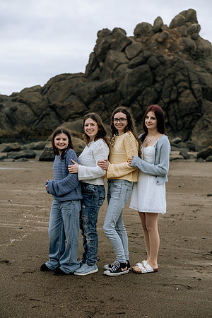 Shannon-Family-Photos--2026Forgarty-Creek-Depoe-Bay-oregon (32 of 84)