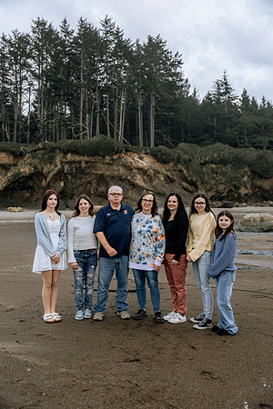Shannon-Family-Photos--2026Forgarty-Creek-Depoe-Bay-oregon (40 of 84)