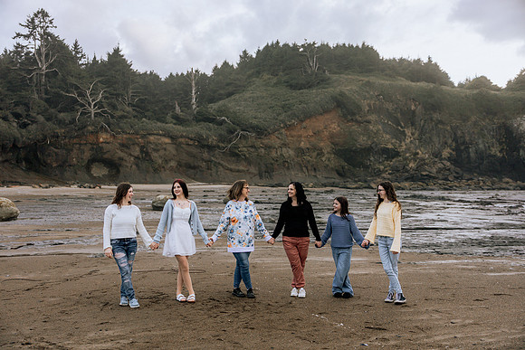 Shannon-Family-Photos--2026Forgarty-Creek-Depoe-Bay-oregon (51 of 84)