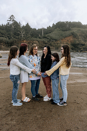 Shannon-Family-Photos--2026Forgarty-Creek-Depoe-Bay-oregon (53 of 84)