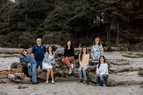 Shannon-Family-Photos--2026Forgarty-Creek-Depoe-Bay-oregon (62 of 84)