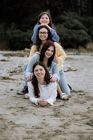 Shannon-Family-Photos--2026Forgarty-Creek-Depoe-Bay-oregon (70 of 84)