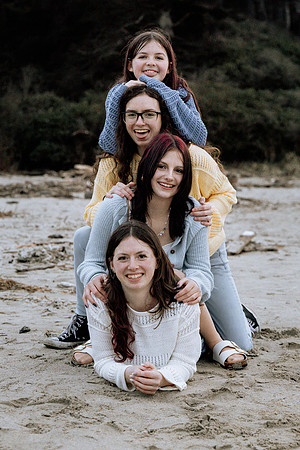 Shannon-Family-Photos--2026Forgarty-Creek-Depoe-Bay-oregon (71 of 84)