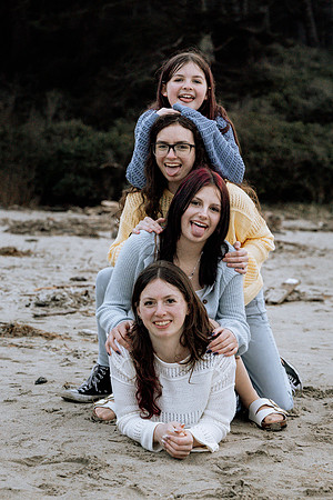 Shannon-Family-Photos--2026Forgarty-Creek-Depoe-Bay-oregon (72 of 84)