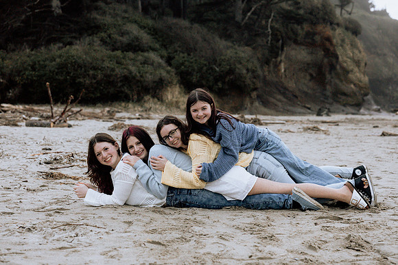 Shannon-Family-Photos--2026Forgarty-Creek-Depoe-Bay-oregon (73 of 84)