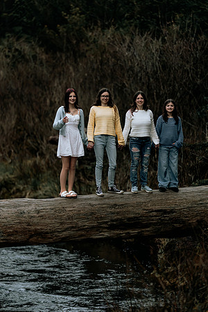 Shannon-Family-Photos--2026Forgarty-Creek-Depoe-Bay-oregon (84 of 84)