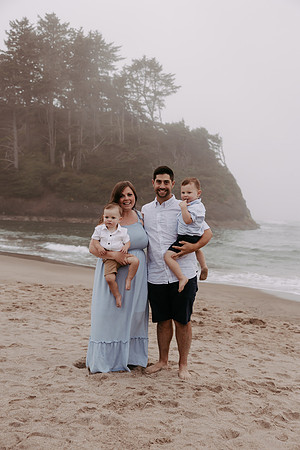Family-Photos-2024-Lincoln-City-Oregon--50