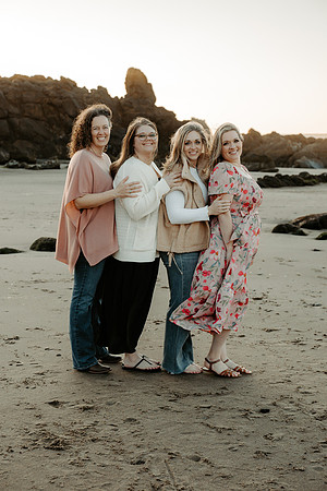 Tammy-Family-Photos-2026-Lincoln-City-Oregon (15 of 75)