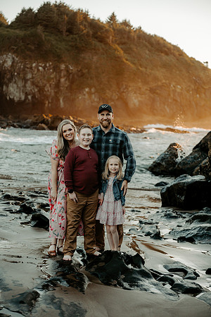 Tammy-Family-Photos-2026-Lincoln-City-Oregon (26 of 75)