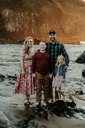 Tammy-Family-Photos-2026-Lincoln-City-Oregon (27 of 75)