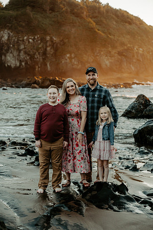 Tammy-Family-Photos-2026-Lincoln-City-Oregon (28 of 75)