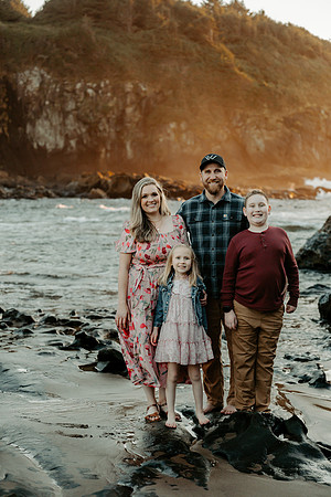 Tammy-Family-Photos-2026-Lincoln-City-Oregon (30 of 75)