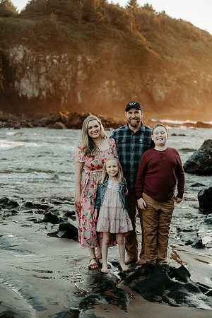 Tammy-Family-Photos-2026-Lincoln-City-Oregon (31 of 75)