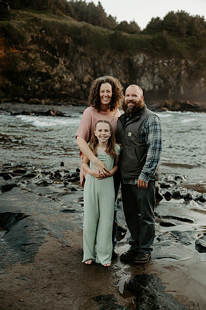 Tammy-Family-Photos-2026-Lincoln-City-Oregon (57 of 75)