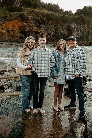 Tammy-Family-Photos-2026-Lincoln-City-Oregon (65 of 75)