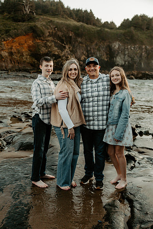 Tammy-Family-Photos-2026-Lincoln-City-Oregon (66 of 75)