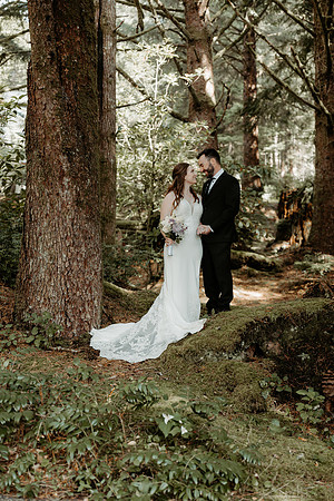 Alex-Sara-Salishan-Lodge-Lincoln-City-Wedding-Photos (7 of 74)