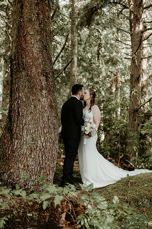 Alex-Sara-Salishan-Lodge-Lincoln-City-Wedding-Photos (9 of 74)