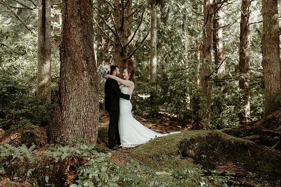Alex-Sara-Salishan-Lodge-Lincoln-City-Wedding-Photos (10 of 74)
