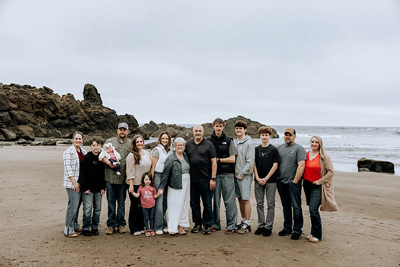 Joyce-Family-Photos-2026-Lincoln-City-Oregon (1 of 78)