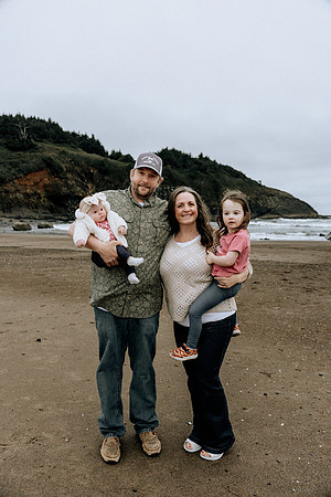 Joyce-Family-Photos-2026-Lincoln-City-Oregon (14 of 78)