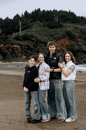 Joyce-Family-Photos-2026-Lincoln-City-Oregon (24 of 78)