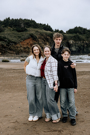 Joyce-Family-Photos-2026-Lincoln-City-Oregon (28 of 78)