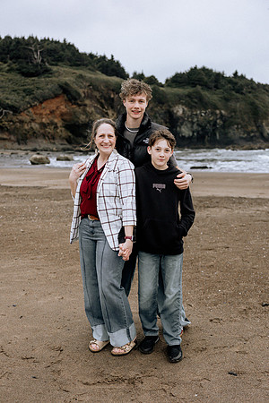 Joyce-Family-Photos-2026-Lincoln-City-Oregon (27 of 78)