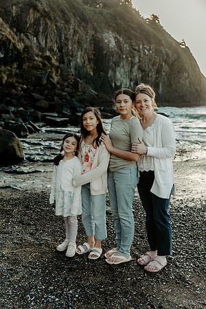 Sandi-Family-Photos-2026-Oregon (73 of 77)