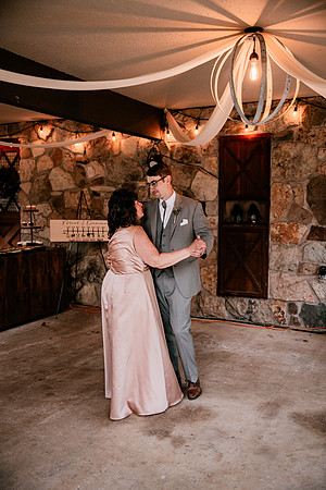 Mark-Darian-Peck-2024-Wedding-Photos-reception (123 of 127)