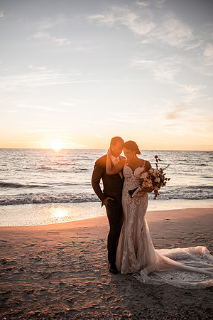 Bennett-Tamra-Sunset-Beach-House-Wedding-Saint-Peterburg-Florida-2021-8274
