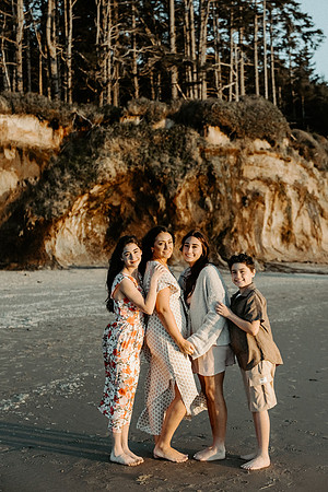 Nikki-Family-oregon-photos-2026 (6 of 69)