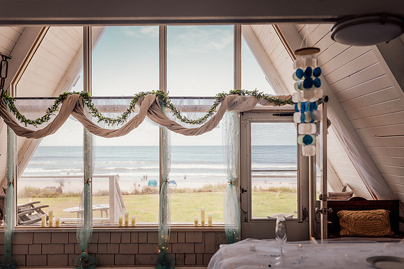 Jordan-Lainey-Roads-End-lincoln-City-oregon-airbnb-Elopement-photos-2