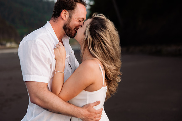 Kannon-Ashley-Surpise-Proposal-Rock-Neskowin-Oregon-Photos (57 of 94)