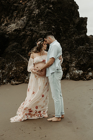 Brian-Veronica-Maternity-Photos-Arch-Cape-Oregon (3 of 51)