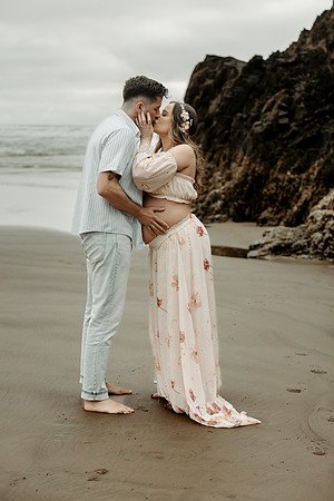 Brian-Veronica-Maternity-Photos-Arch-Cape-Oregon (4 of 51)