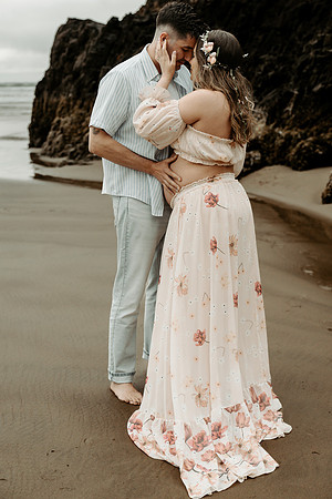 Brian-Veronica-Maternity-Photos-Arch-Cape-Oregon (5 of 51)