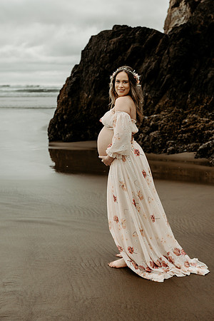 Brian-Veronica-Maternity-Photos-Arch-Cape-Oregon (13 of 51)