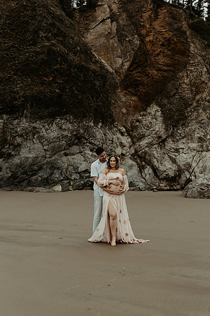 Brian-Veronica-Maternity-Photos-Arch-Cape-Oregon (20 of 51)