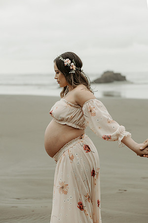 Brian-Veronica-Maternity-Photos-Arch-Cape-Oregon (22 of 51)