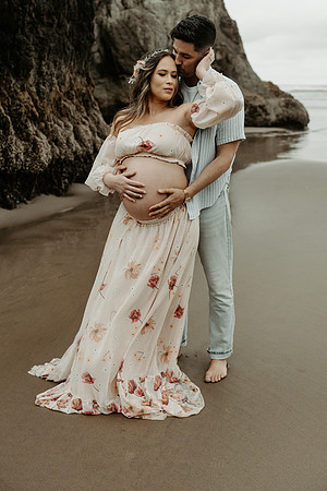 Brian-Veronica-Maternity-Photos-Arch-Cape-Oregon (23 of 51)