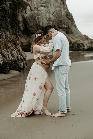 Brian-Veronica-Maternity-Photos-Arch-Cape-Oregon (24 of 51)